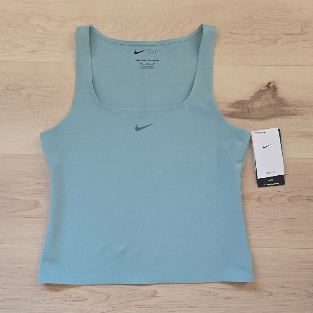 NWT Nike Women's Form Tank Top, Size Medium